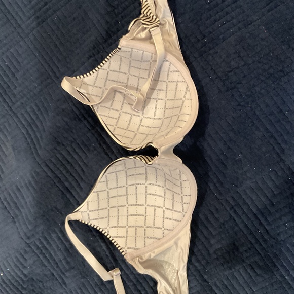 32 d vs bra - Picture 2 of 3